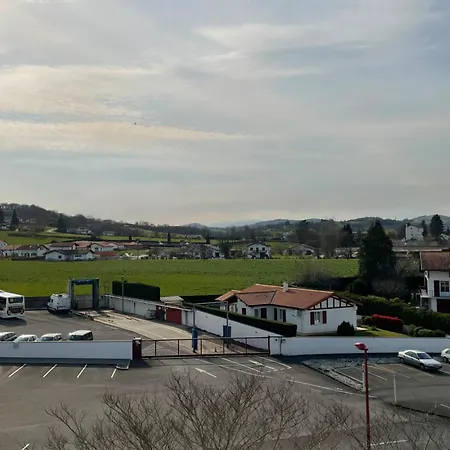 Apartment A Saint-palais Avec Parking. Saint-Palais (Pyrenees-Atlantiques)