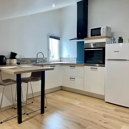 Apartment A Saint-palais Avec Parking. *