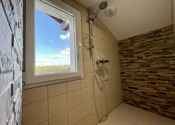 A Saint-palais Avec Parking.