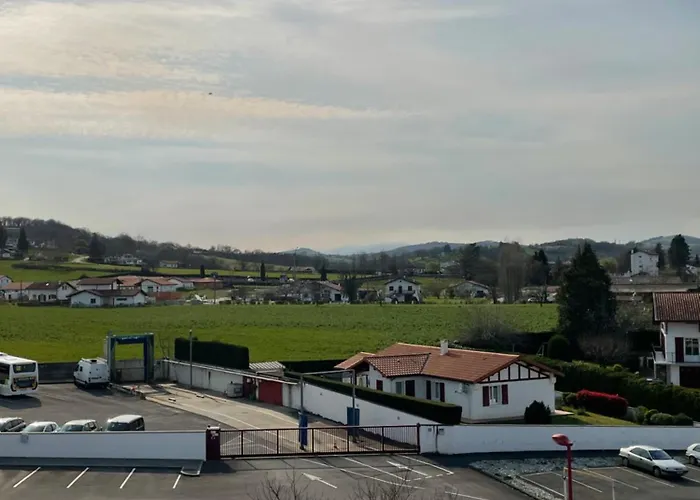 Apartment A Saint-palais Avec Parking. Saint-Palais (Pyrenees-Atlantiques)