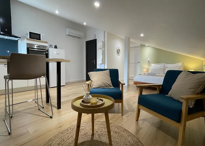 A Saint-palais Avec Parking. Apartment *